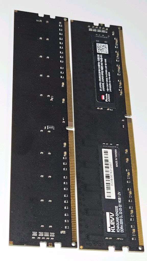 에센코어 ESSENCORE KLEVV DDR4 3200Mhz 16GB 컴퓨터 데스크탑 램 2개 이미지