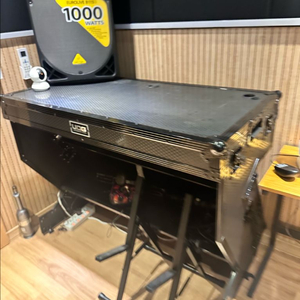 UDG DJ 테이블 팝니다 이미지