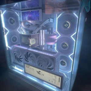265K Z890 에센코어 64G 9100PRO 1tb SN850X 2tb RTX5080 리안리 감성 풀세트 이미지