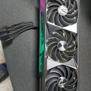 ZOTAC RTX 3090ti AMP Extreme 이미지