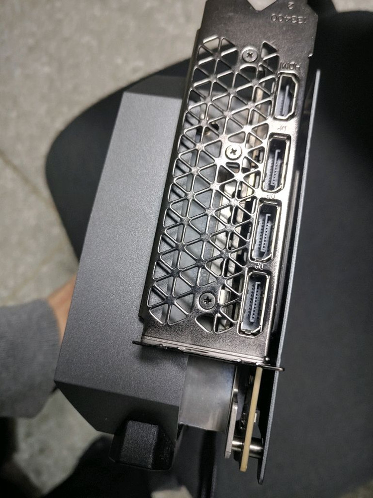 ZOTAC RTX 3090ti AMP Extreme 이미지