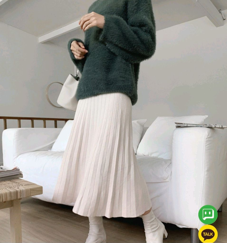 브이넥 앙고라 니트 이미지