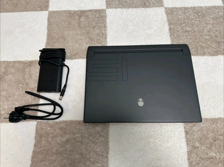 Alienware m15 R7 게이밍 노트북 - 안심되는 중고거래