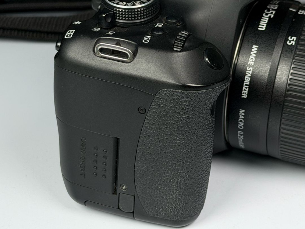 캐논 EOS 600D DSLR 카메라 이미지