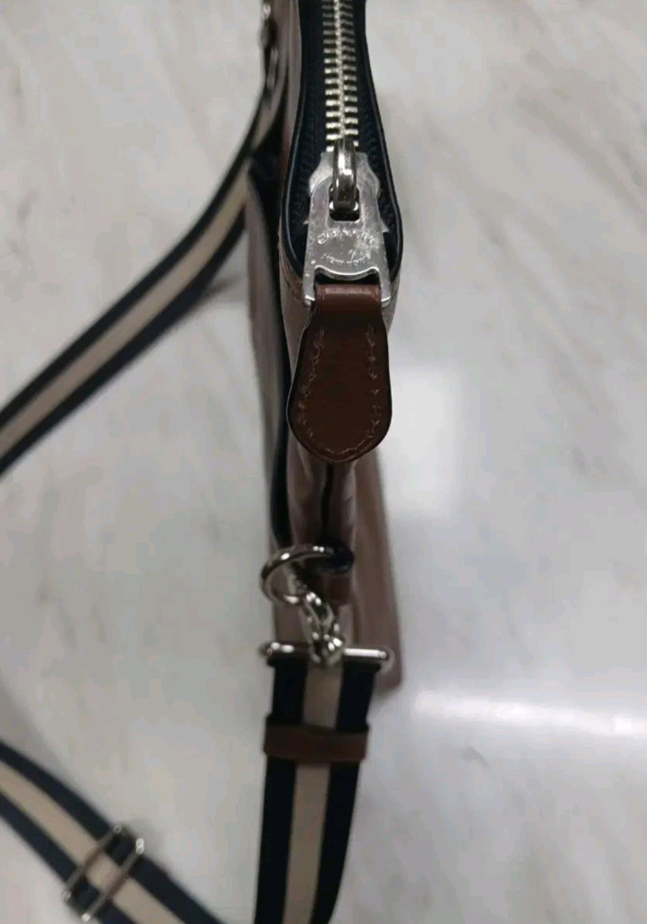 [정품 파격가 여성용] COACH 코치 토트백 가방 루이비통 샤넬 구찌 펜디 프라다 에르메스 디올 버버리 몽클레어 이미지