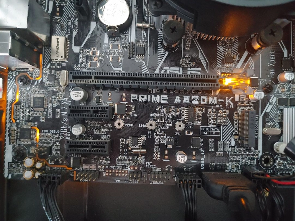 PC, 데스크탑, 본체 CPU :라이젠3 2200G, ASUS A320M-K, 메모리 : 8GB, 그래픽: gt 이미지