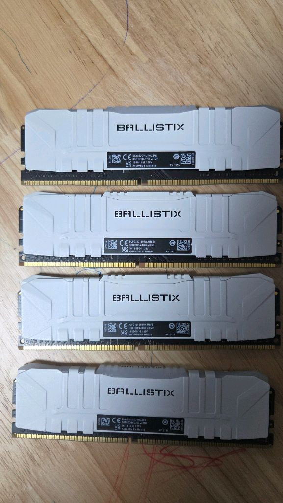 Ballistix DDR4 32GB (8GBx4) 3200MHz 램 이미지