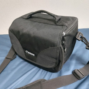 캐논 EOS 700D DSLR 카메라 18-135mm 렌즈 포함