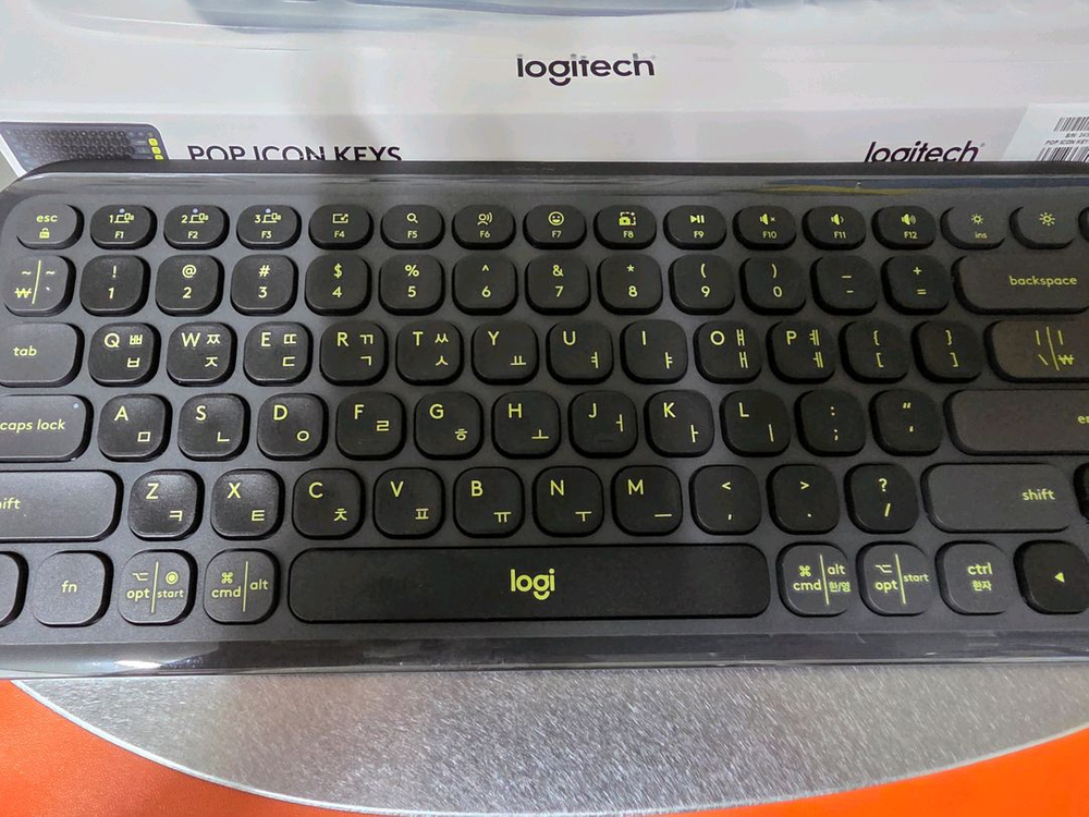 로지텍 POP ICON Keys 키보드 판매 이미지