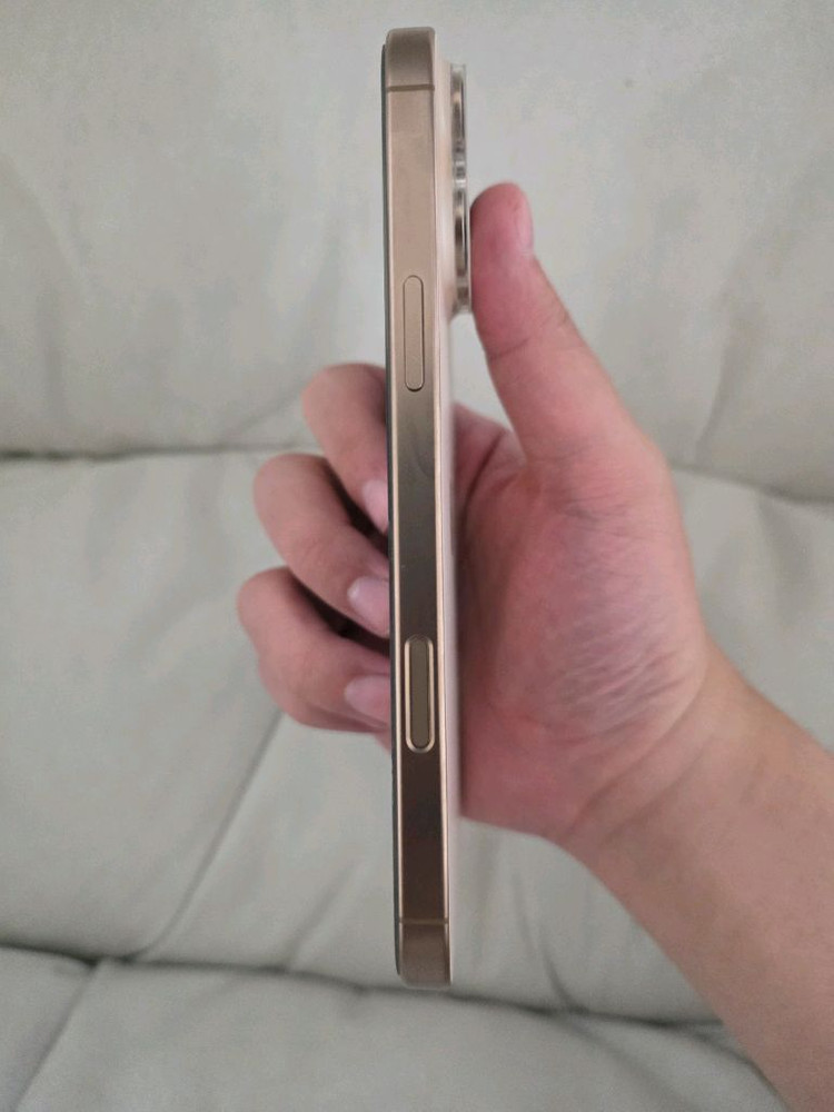 아이폰16 프로맥스 256GB 골드 이미지