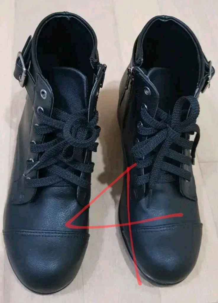 240 사이즈 신발 4개 이미지