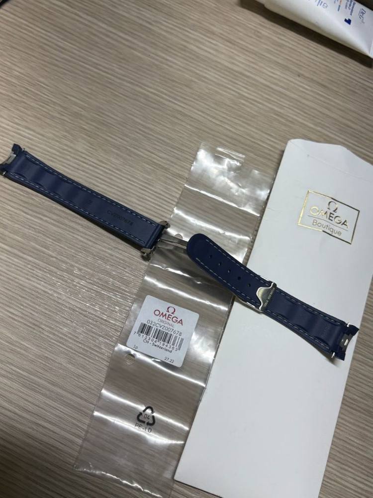 오메가 아쿠아테라 38mm 전용 러버밴드 블루 이미지