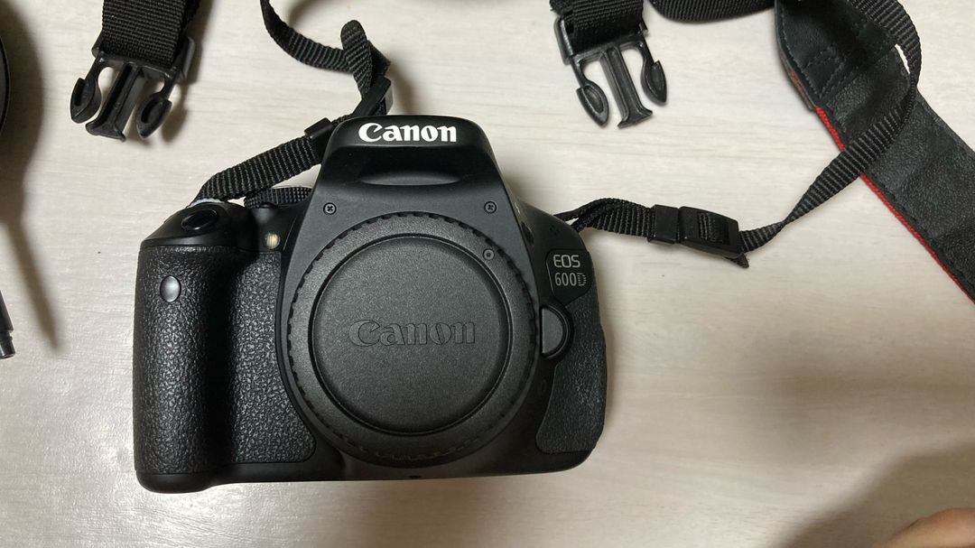 캐논 EOS 600D DSLR 카메라 바디, 가방 포함 이미지