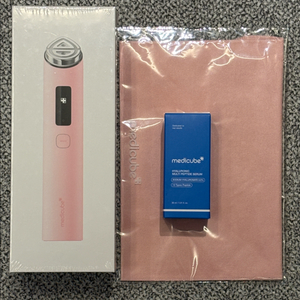 메디큐브 에이지알 부스터프로x2 핑크색상(세럼, 파우치 포함) 미개봉 새상품 판매합니다. 이미지