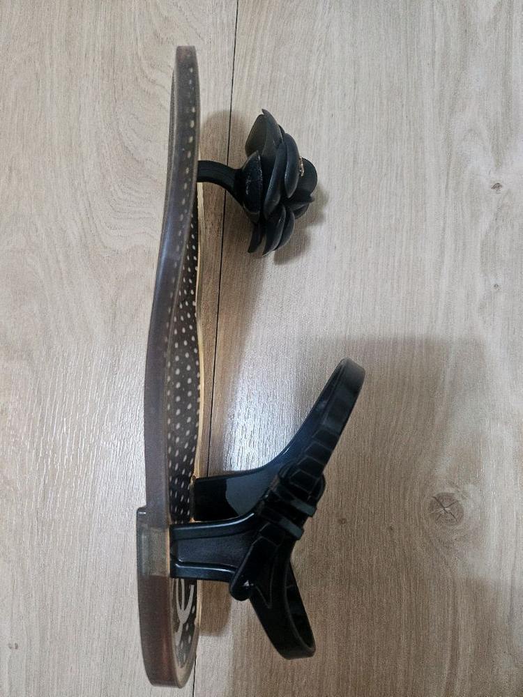 샤넬 카멜리아 젤리 샌들 36 블랙 이미지