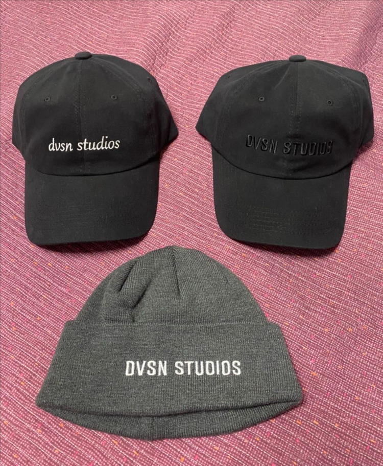 디브이에스엔 스튜디오 dvsn studios 볼캡 2개 싸게 판매 합니다. 이미지
