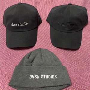 디브이에스엔 스튜디오 dvsn studios 볼캡 2개 싸게 판매 합니다. 이미지