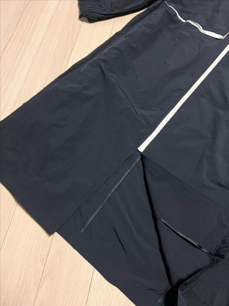 제평 스미스11 바스락 배색라인 집업 롱점퍼 구호스탈 자켓 블랙 바람막이 경량 간절기 이미지