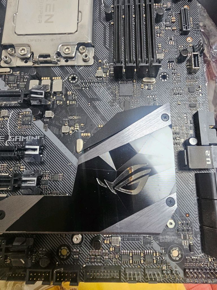 스레드리퍼 2950X CPU+x399 rog strix 보드+쿨러마스터 쿨러 이미지