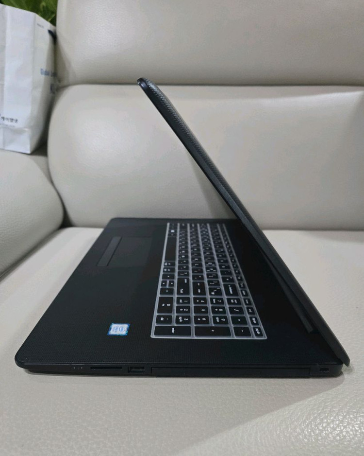 17인치 HP 가성비 사무용 노트북(외관A급,램8GB,256GB) 이미지
