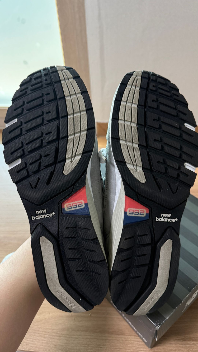 뉴발란스 992 구형 D스탠다드(M992GR) 이미지