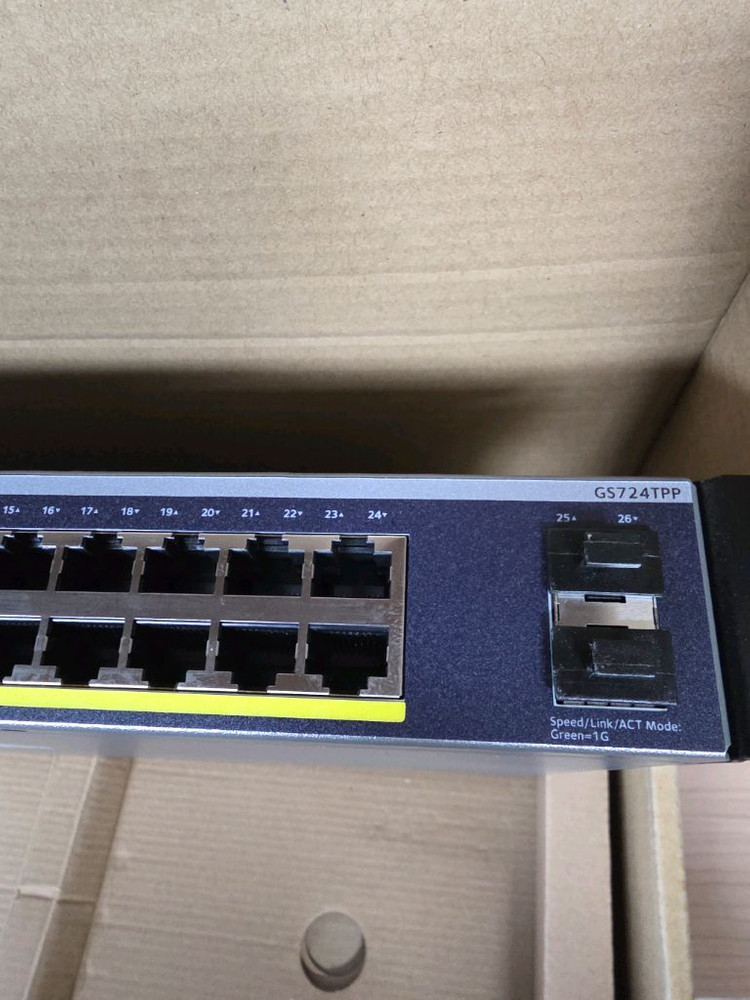 (미개봉)넷기어 GS724TPP PoE+ 스위치허브 24포트 허브 이미지