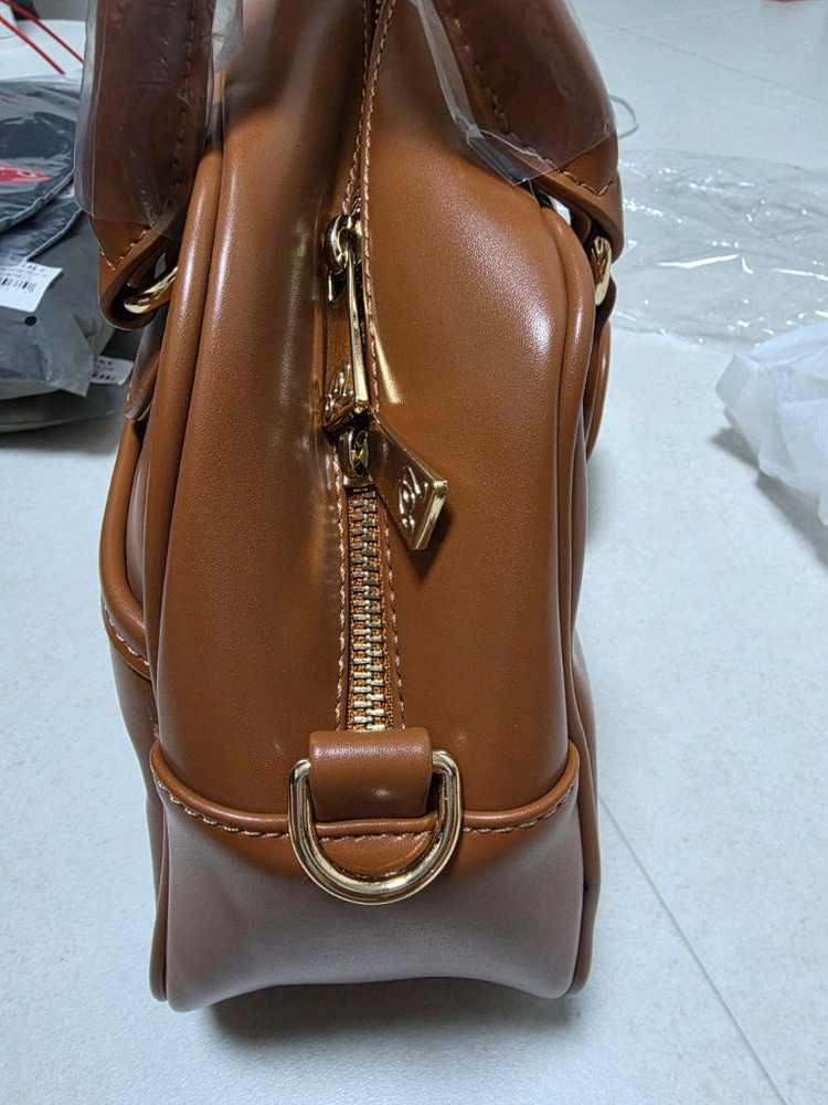 말본 카트백 브라운 팝니다 토트백 파우치 손가방 이미지