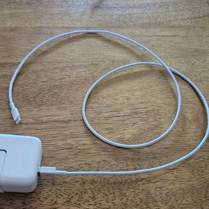 USB to 8핀충전기선2개,애플정품어댑터 일괄로 판매합니다 이미지
