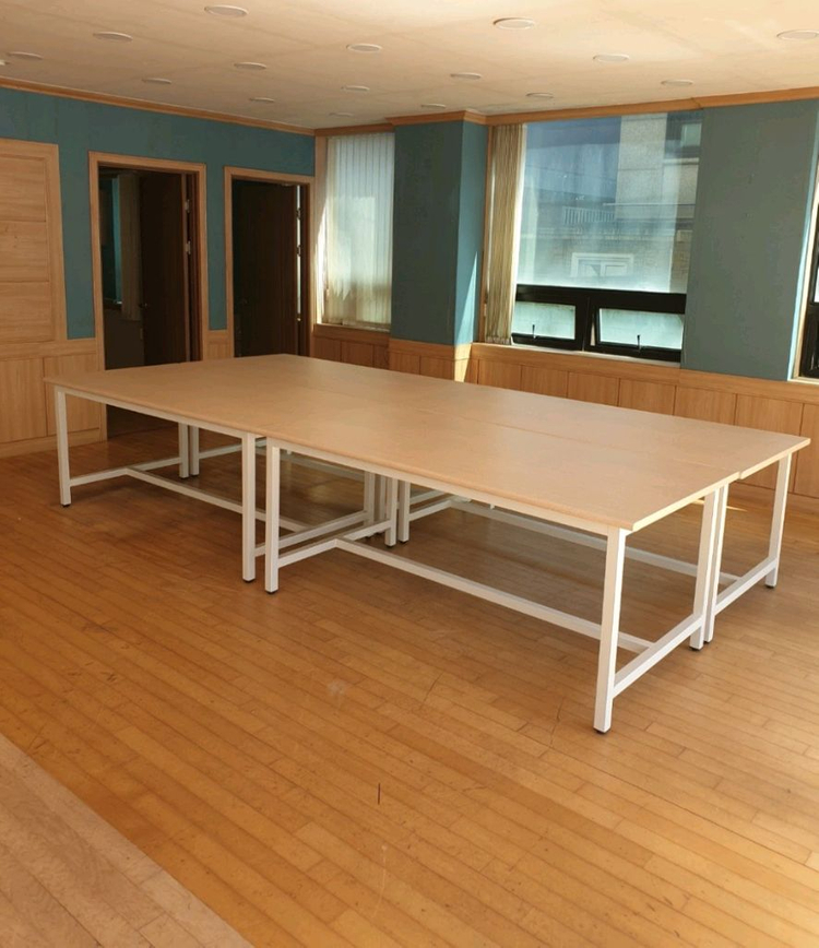 회의용테이블 회의용의자 파티션 책상 의자 철제캐비넷 철재옷장 접이식탁자 원형탁자 작업탁자 포밍탁자 이미지
