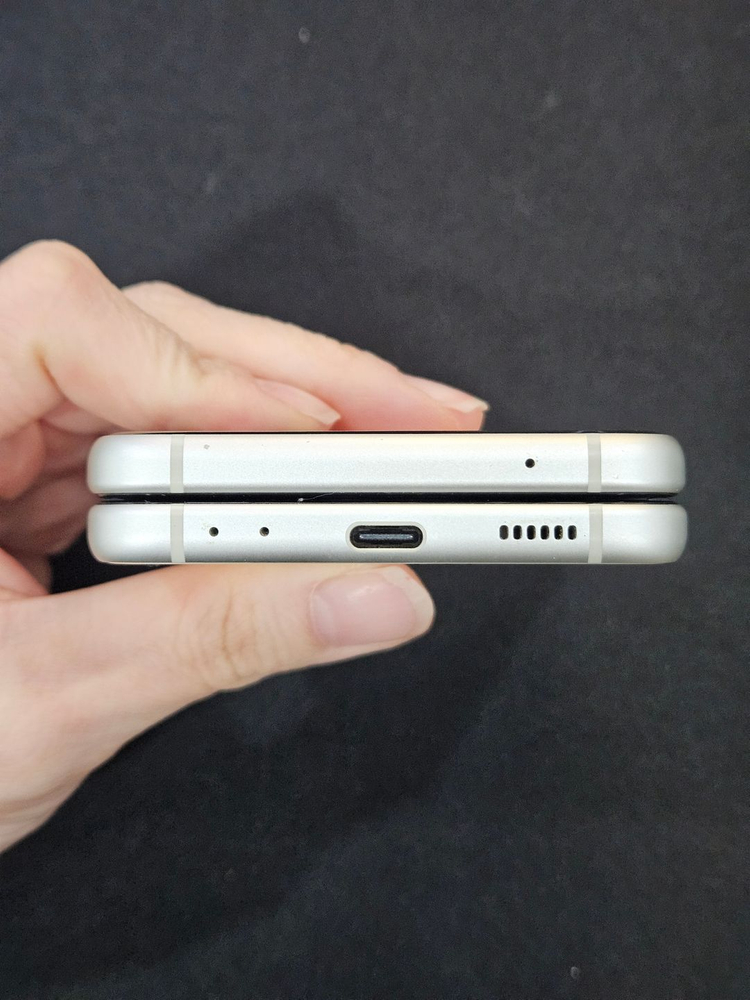 갤럭시Z플립3 256GB 크림 이미지