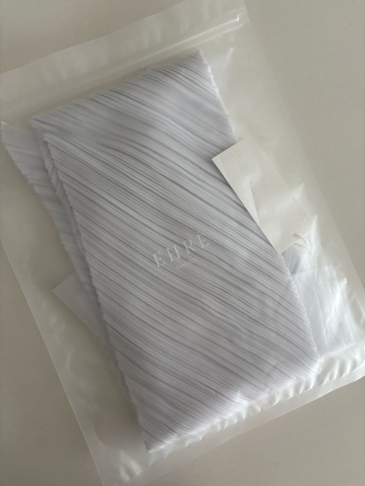 에레 EHRE 플리츠 와이드 머플러 스카프 화이트 새상품 이미지