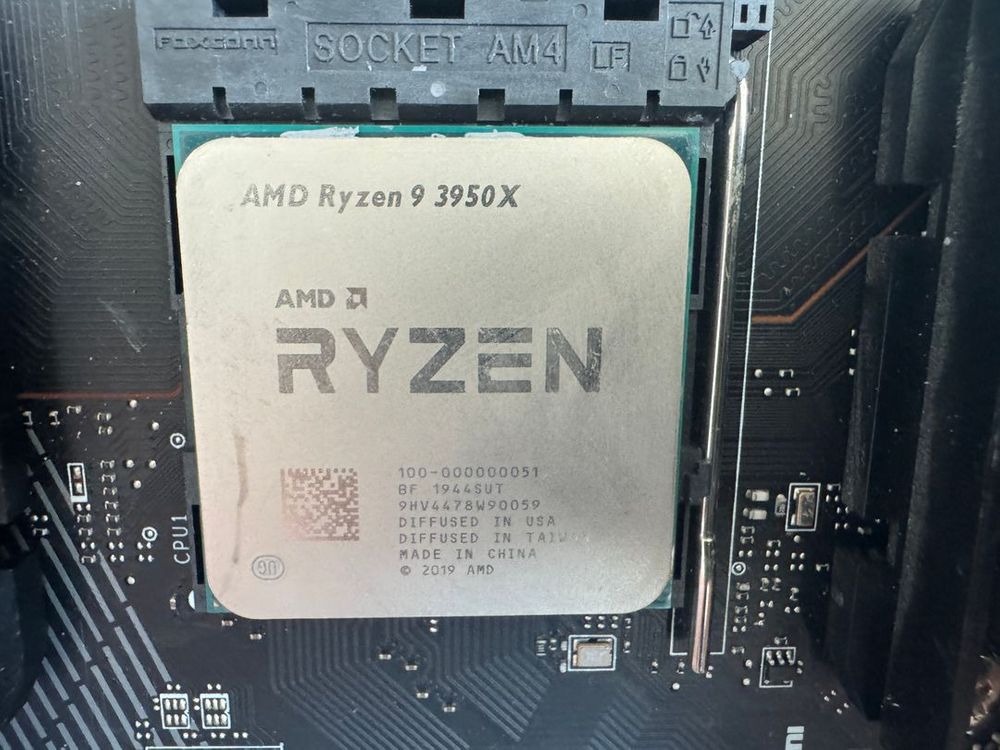 컴퓨터 라이젠3950x, 삼성 DDR4 32기가 4개, 시소닉파워 GX-1000, EVGA RTX3080 이미지