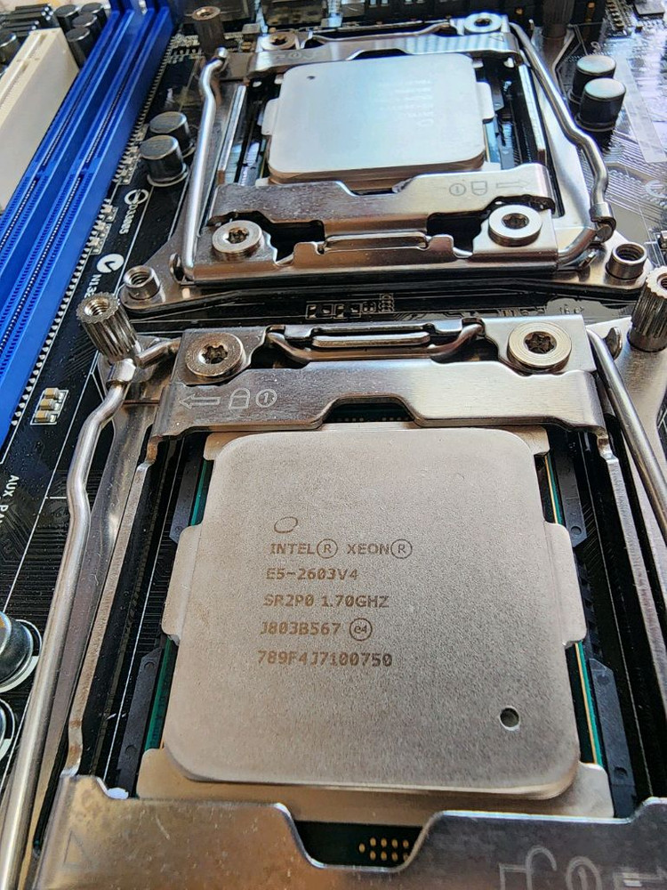 ASUS 에이서 Z10PA-D8 서버보드/워크스테이션 CPU 소켓2011-V3 듀얼 제온CPU 이미지