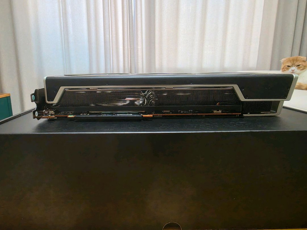 XFX 라데온 RX 6950 XT MERC 그래픽카드 풀박스 이미지