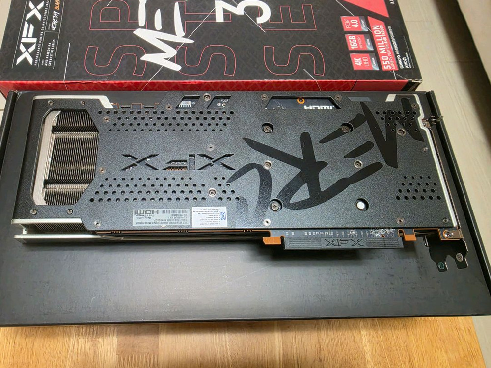 XFX 라데온 RX 6950 XT MERC 그래픽카드 풀박스 이미지