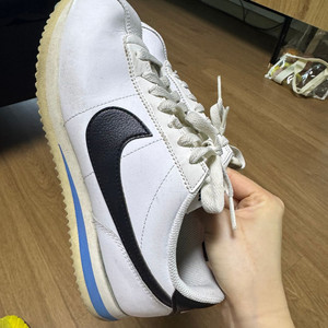 나이키 코르테즈 240 이미지