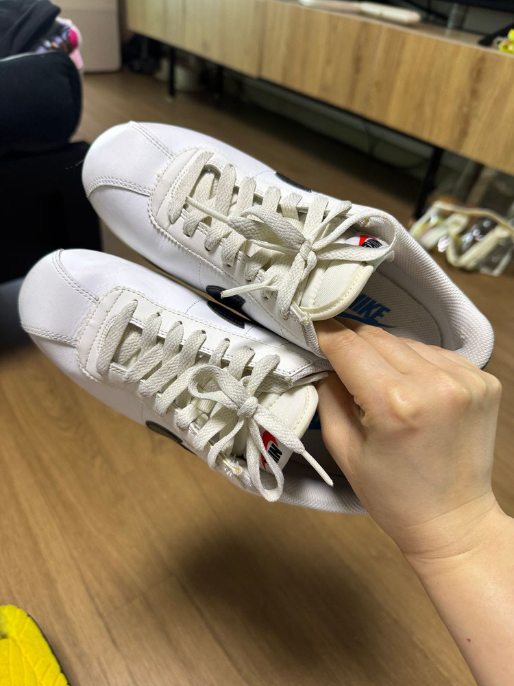 나이키 코르테즈 240 이미지