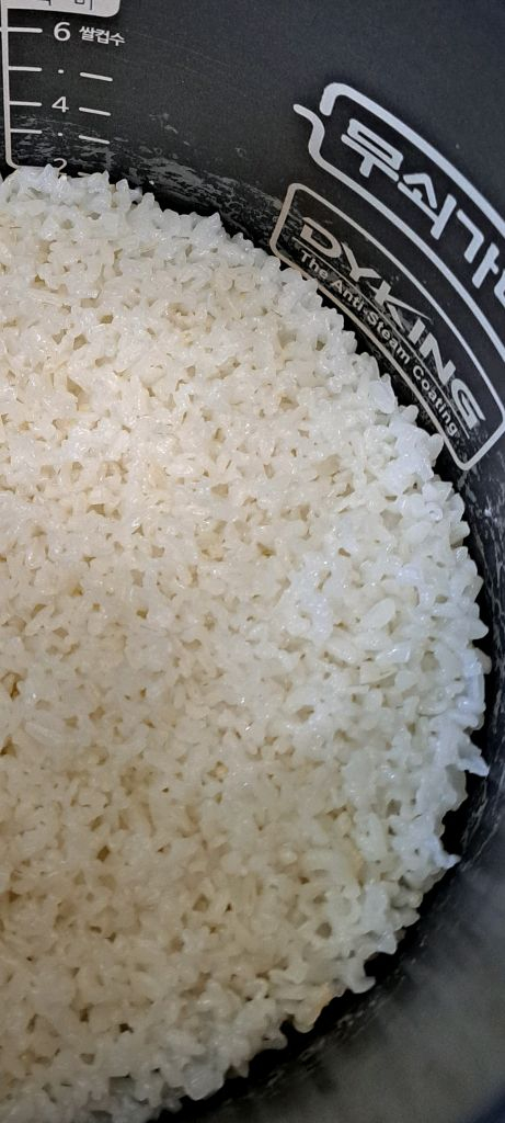 쿠첸6인용 압력밥솥 이미지