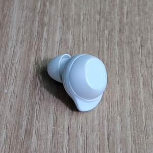 버즈FE 화이트 오른쪽 SM-R400N 이미지