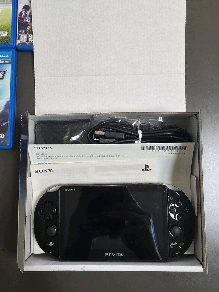 PS VITA 2세대 박스셋 + 게임11개 + 16GB 이미지