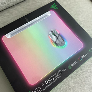 (미개봉) 레이저 파이어플라이v2 pro 팬텀 화이트 에디션 이미지