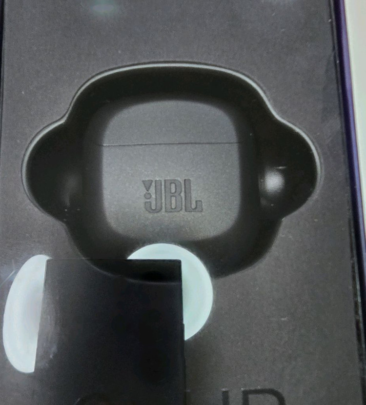 JBL CLUB PRO+ TWS 무선 이어폰 새상품 이미지
