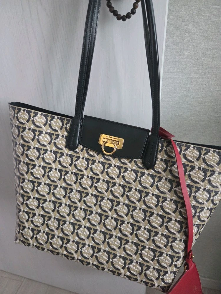 페레가모 소퍼백 페레가모가방 에트로 루이까또즈 숄더백 이미지