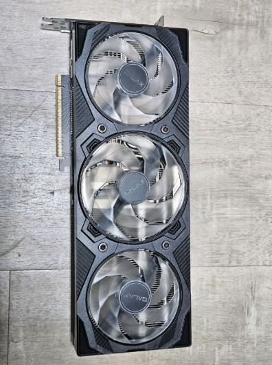갤럭시 지포스 RTX 5070 Ti EX GAMER. 그래픽카드 vga RTX 그래픽카드 이미지