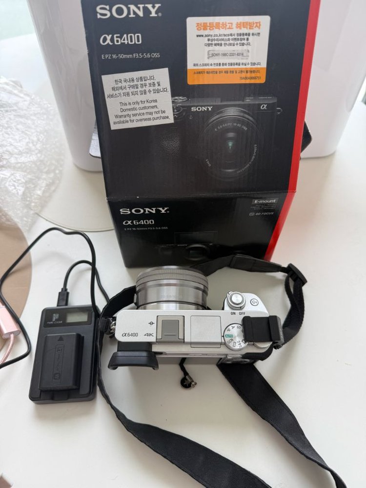 소니 알파 a6400 실버 미러리스 카메라 이미지