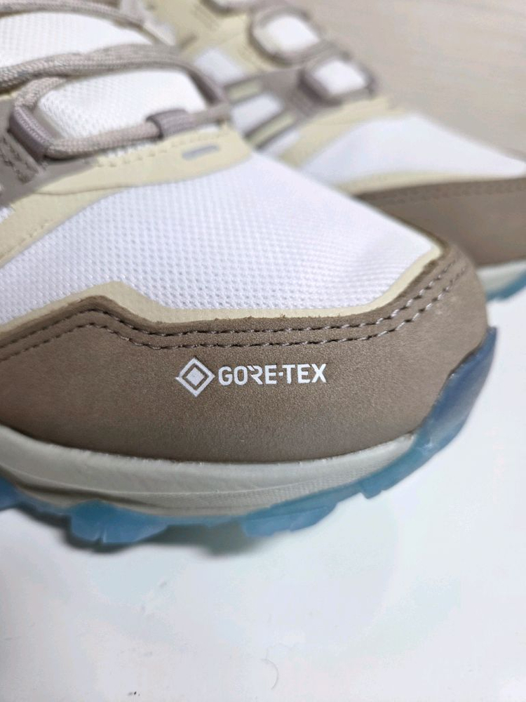 (새상품) 커버낫 X 블랙야크 고어텍스 트레킹화 등산화 베이지 이미지