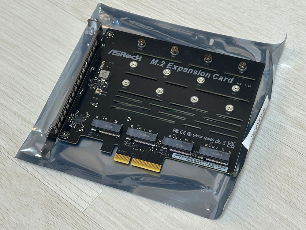 ASRock M.2 Expansion Card 4슬롯 NVMe 확장카드 판매합니다. 이미지