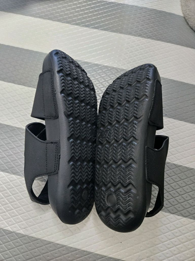 새상품)(택포) 뉴발란스 아동 샌들 블랙 200mm 이미지