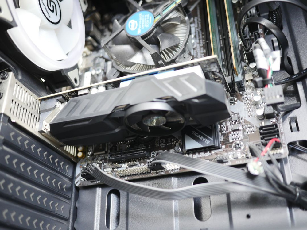 게임용 컴퓨터 PC 본체 i5-9600KF 16GB GTX1050Ti 4G 이미지