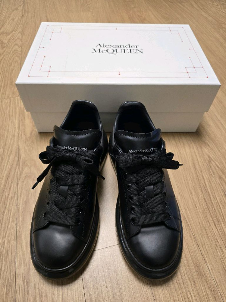 ALEXANDER MCQUEEN(알렉산더 맥퀸)오버솔 스니커즈 이미지